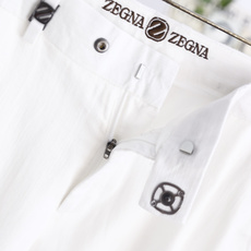🔥杰尼亚.26夏季新品!时尚男士百搭休闲西裤👍标准西裤腰头设计,配有常规裤袢,后腰处印有品牌字母标识,后 🔥杰尼亚.26夏季新品!时尚男士百搭休闲西裤👍标准西裤腰头设计,配有常规裤袢,后腰处印有品牌字母标识,后