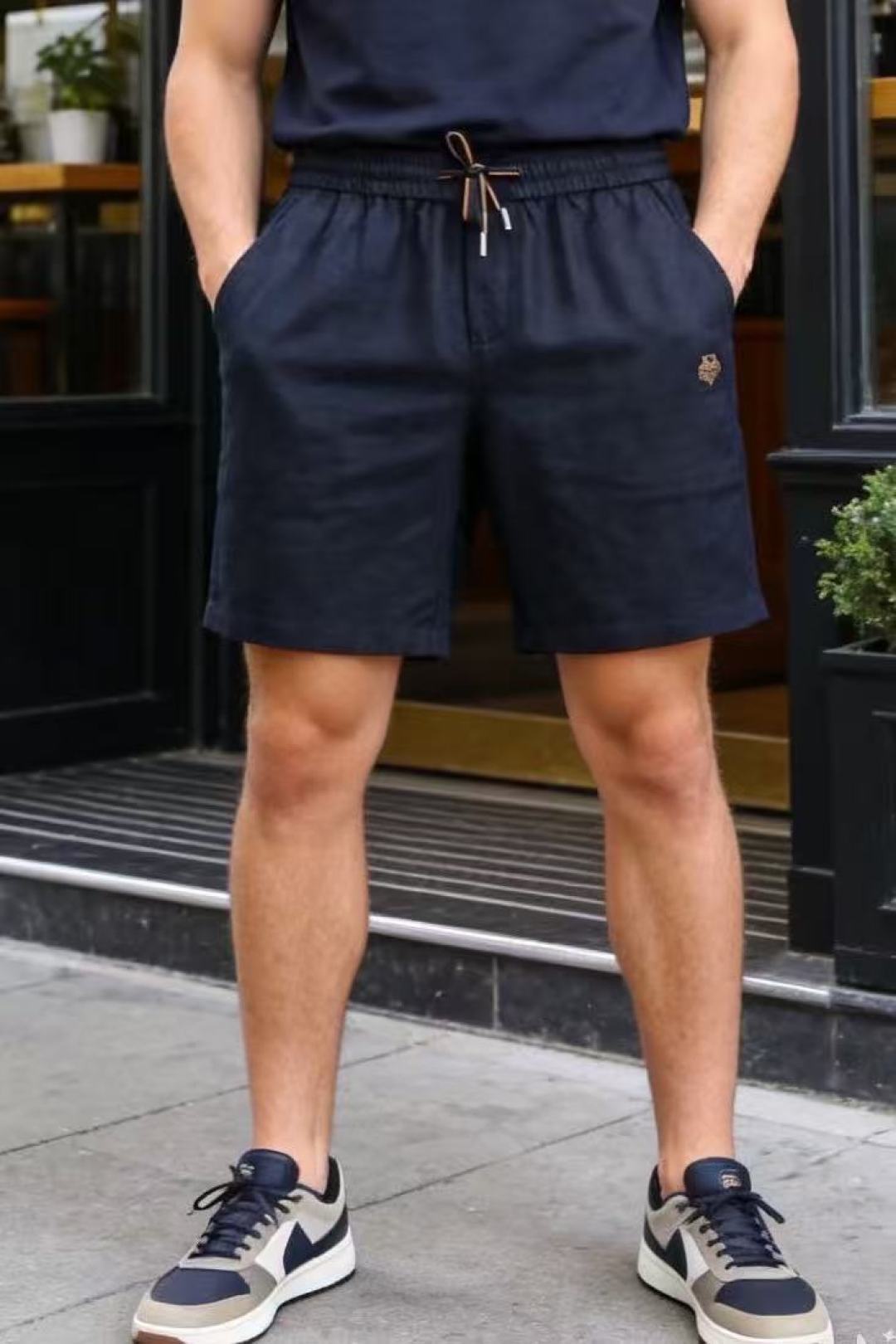 🔥Loro piana.26夏季新品！时尚男士百搭短裤🩳松紧弹力腰头搭配撞色抽绳系带，侧边设置斜插口袋，