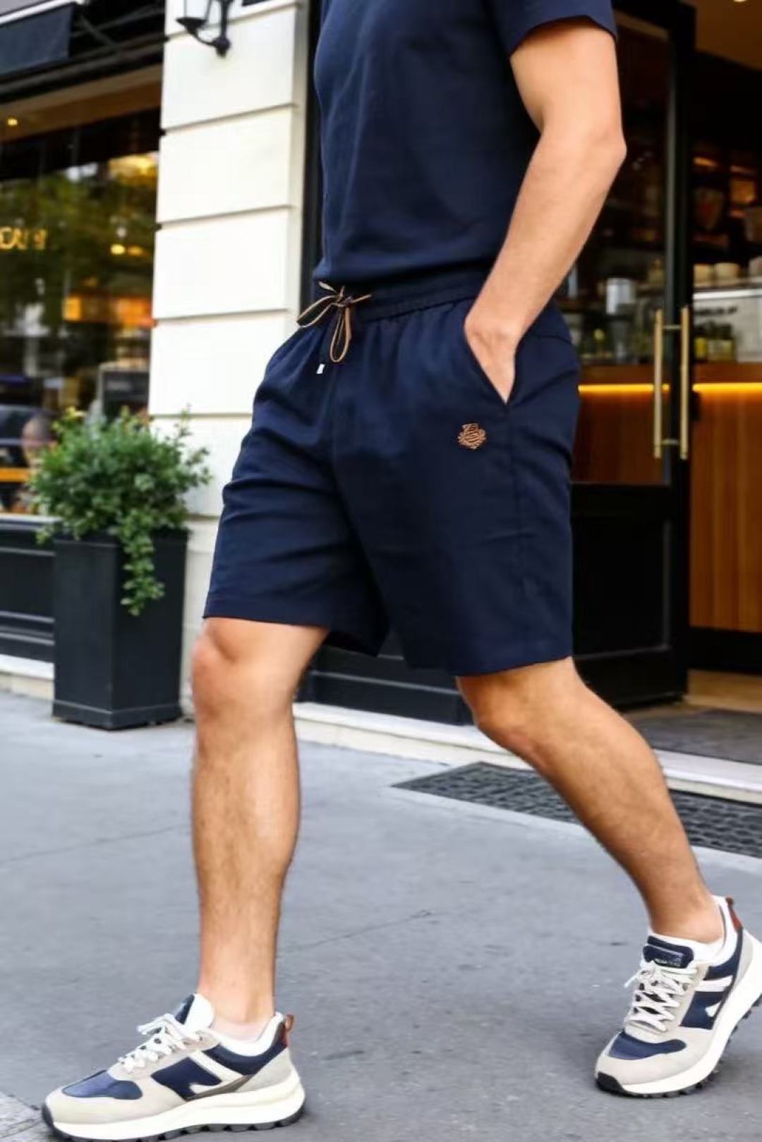 🔥Loro piana.26夏季新品！时尚男士百搭短裤🩳松紧弹力腰头搭配撞色抽绳系带，侧边设置斜插口袋，