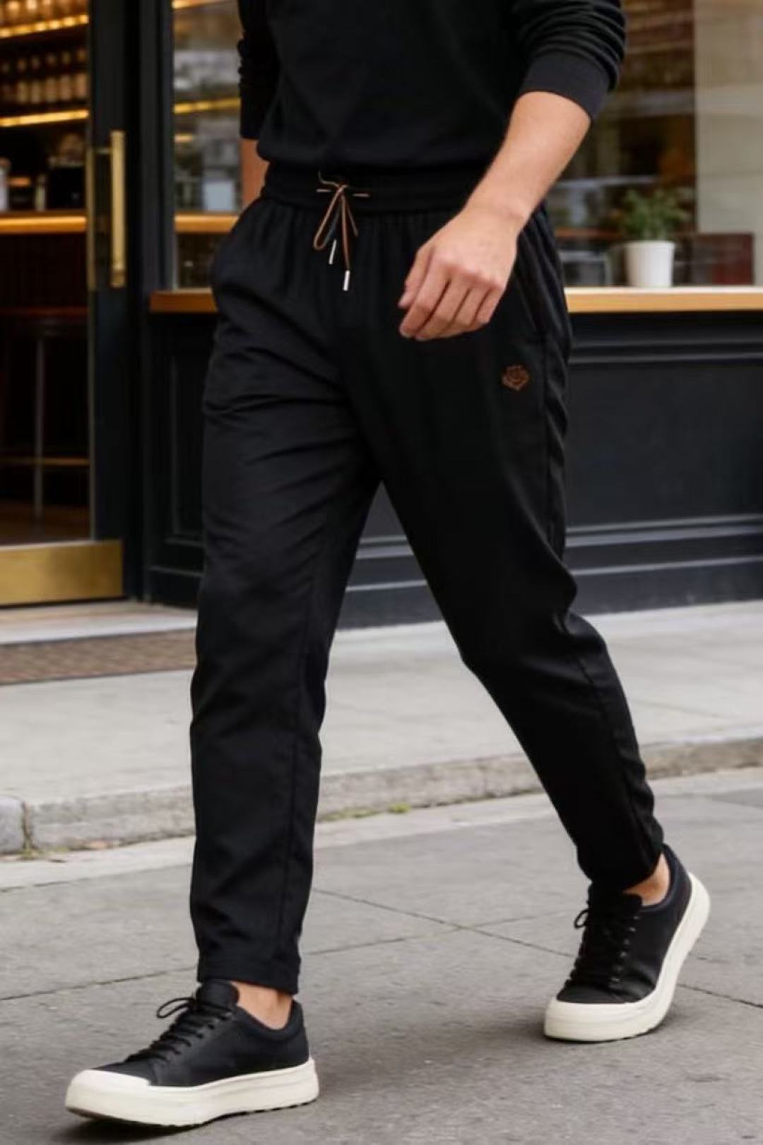 🔥Loro piana.26夏季新品！时尚男士百搭休闲长裤👍松紧腰头搭配撞色抽绳设计，侧边设有嵌入式口袋