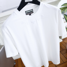🔥克罗心.26夏季新品,时尚男士百搭圆领短袖👍利落剪裁勾勒松弛有型的线条,宽松廓形自在舒展,不挑身形更显 🔥克罗心.26夏季新品,时尚男士百搭圆领短袖👍利落剪裁勾勒松弛有型的线条,宽松廓形自在舒展,不挑身形更显