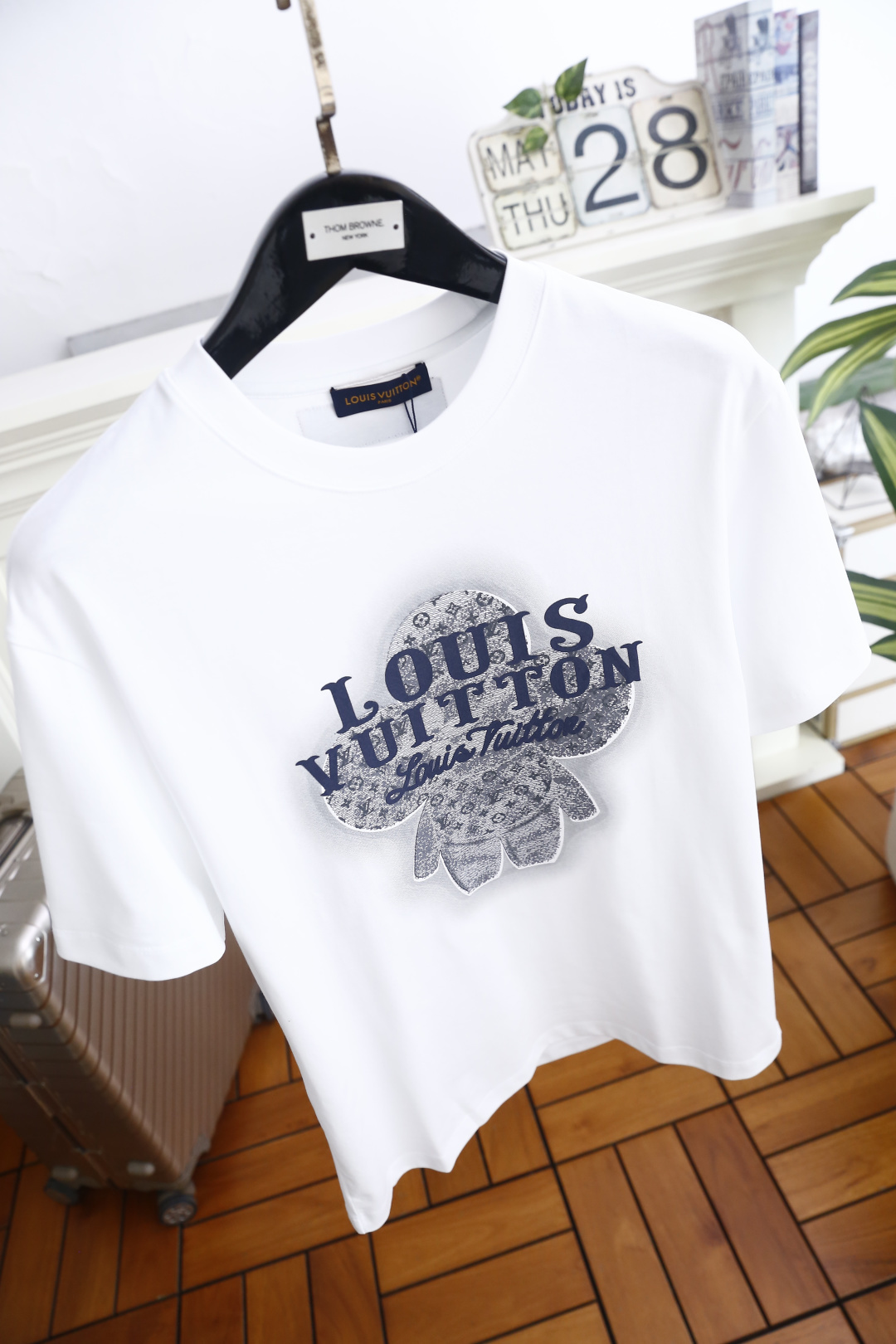 🔥路易威*/LV.26夏季新品！时尚男士简约基础圆领短袖👍宽松版型上身利落舒展、活动无拘束。正面立体复古