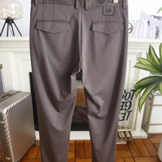🔥Loro piana.26夏季新品!时尚男士百搭西裤👍利落修身西裤版型,后腰精致压印标识搭配专属皮标点 🔥Loro piana.26夏季新品!时尚男士百搭西裤👍利落修身西裤版型,后腰精致压印标识搭配专属皮标点