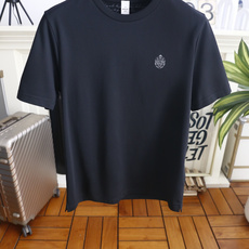 🔥布鲁提.26夏季新品!时尚男士百搭短袖👍简约圆领设计利落大方,胸口精致徽标低调精致,衣身干净没有多余装 🔥布鲁提.26夏季新品!时尚男士百搭短袖👍简约圆领设计利落大方,胸口精致徽标低调精致,衣身干净没有多余装