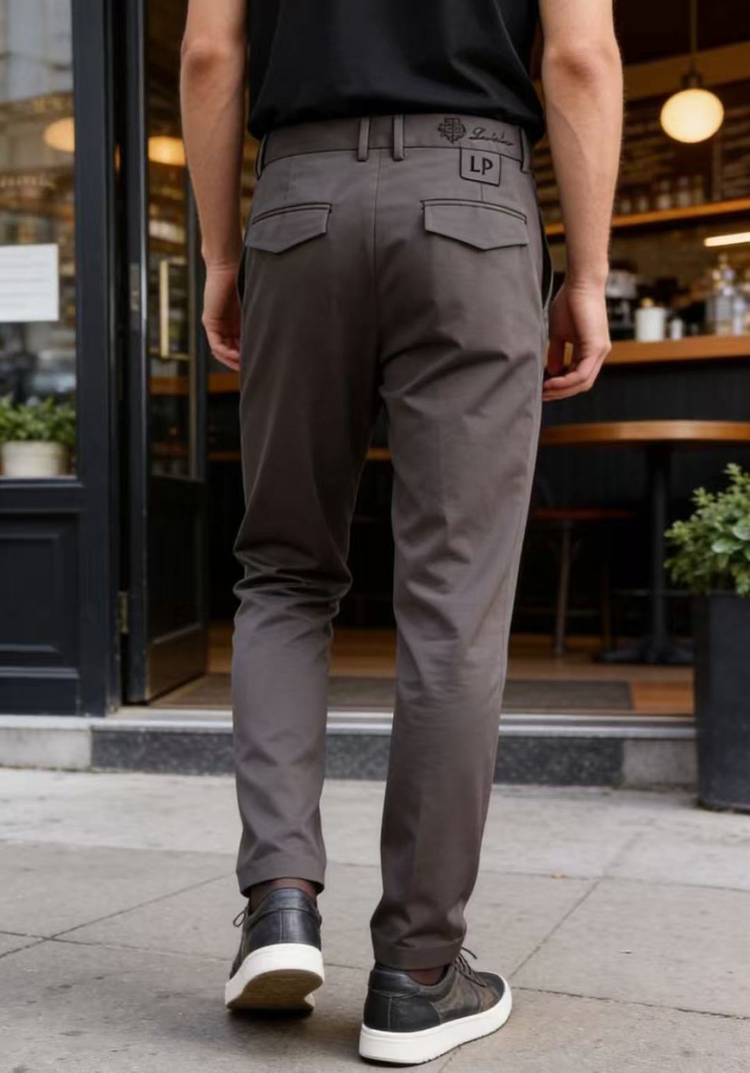 🔥Loro piana.26夏季新品！时尚男士百搭西裤👍利落修身西裤版型，后腰精致压印标识搭配专属皮标点
