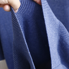 🔥Loro piana.26夏季新品!时尚男士百搭翻领针织短袖Polo,门襟搭配三颗圆扣简约利落,袖口点 🔥Loro piana.26夏季新品!时尚男士百搭翻领针织短袖Polo,门襟搭配三颗圆扣简约利落,袖口点