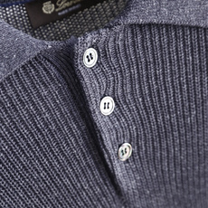 🔥Loro piana.26夏季新品!时尚男士百搭翻领针织短袖Polo,门襟搭配三颗圆扣简约利落,袖口点 🔥Loro piana.26夏季新品!时尚男士百搭翻领针织短袖Polo,门襟搭配三颗圆扣简约利落,袖口点