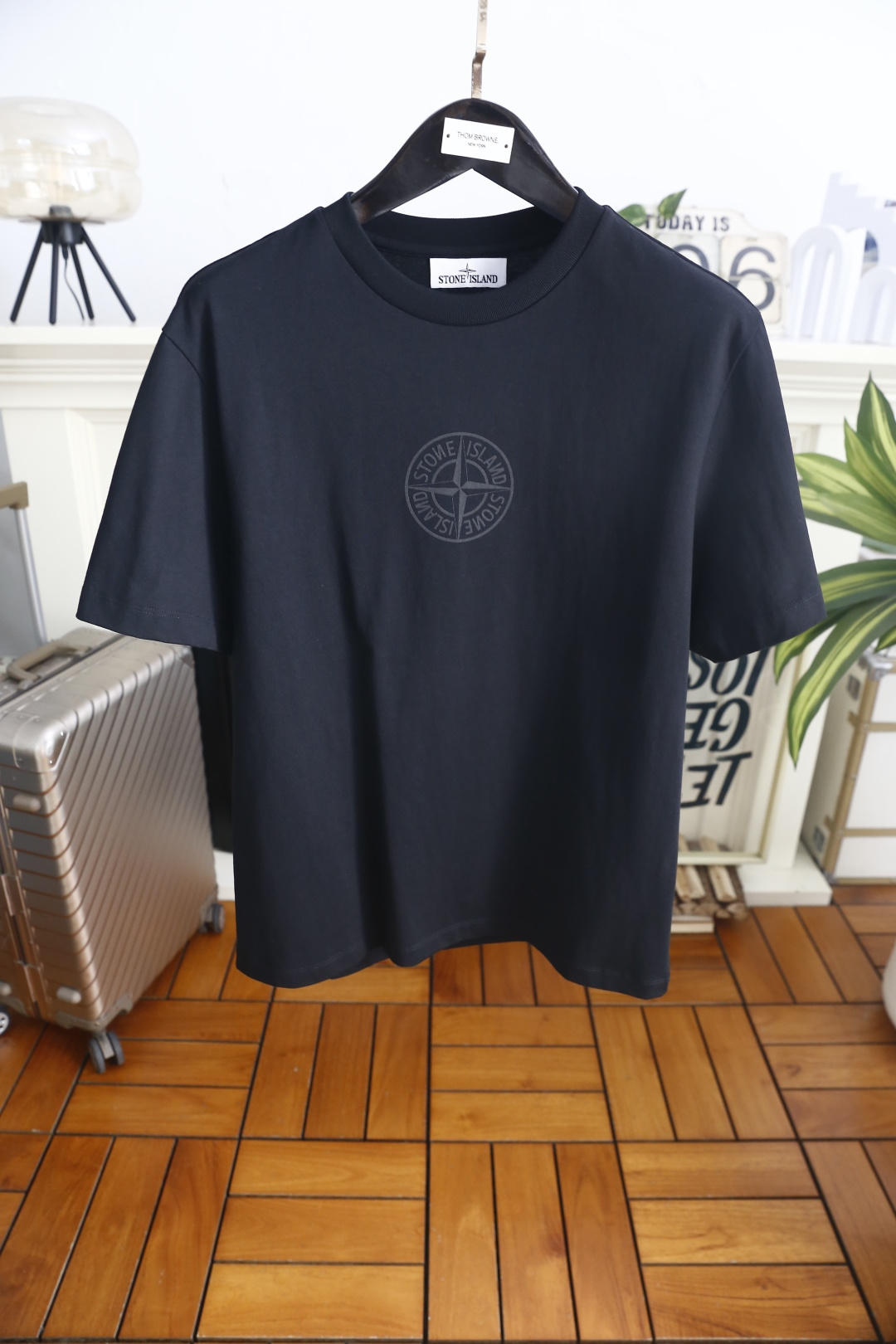 🔥石头岛.26夏季新品！时尚男士基础圆领短袖T恤，合身微宽松剪裁适配各类身形，领口罗纹收口牢固不易变形，