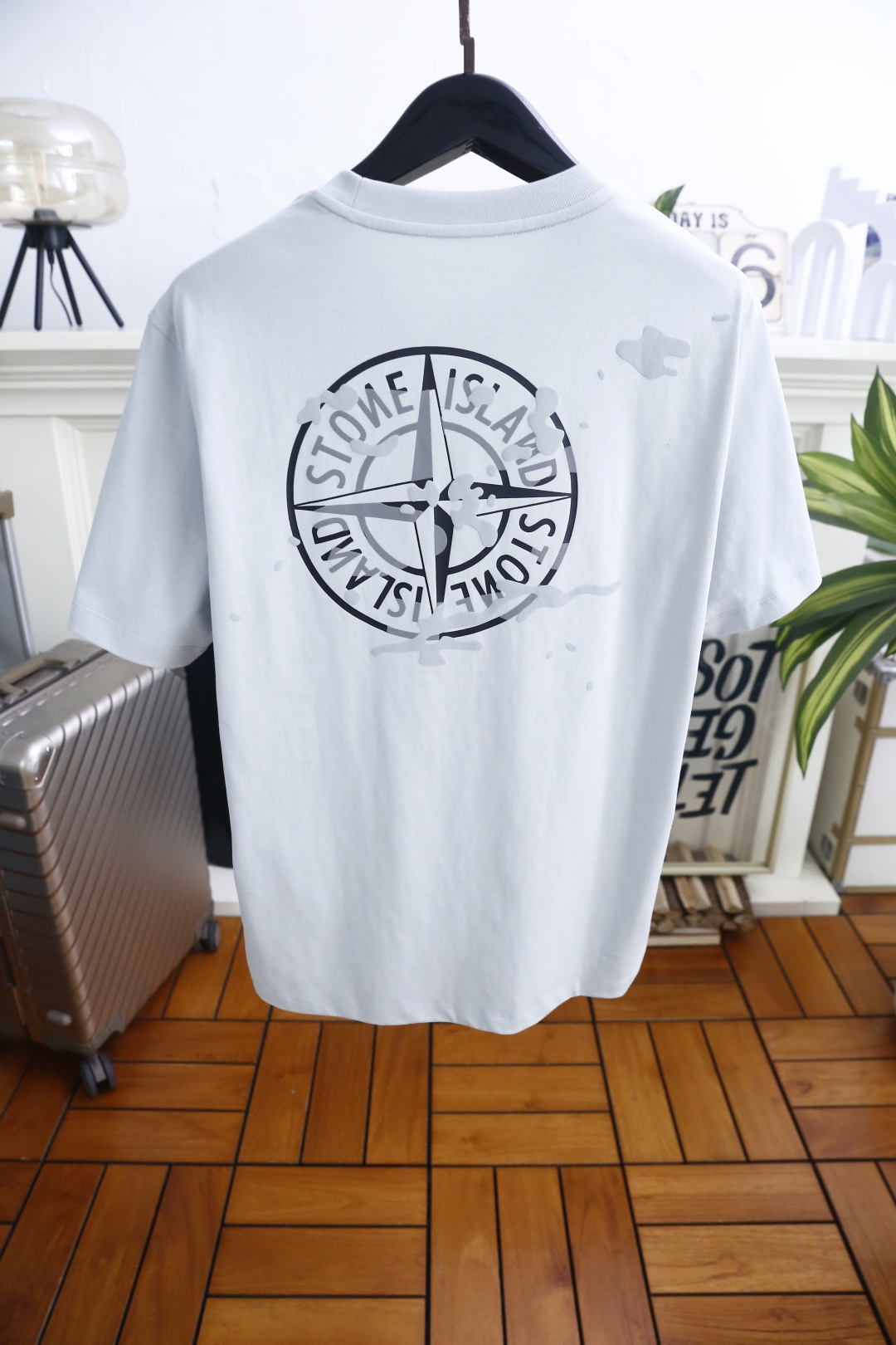 🔥石头岛.26夏季新品！时尚男士基础圆领短袖T恤，合身微宽松剪裁适配各类身形，领口罗纹收口牢固不易变形，