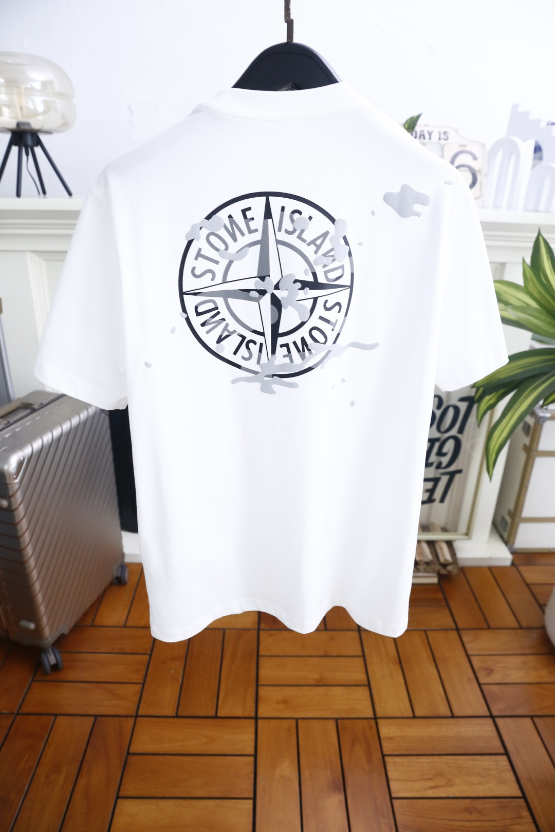 🔥石头岛.26夏季新品！时尚男士基础圆领短袖T恤，合身微宽松剪裁适配各类身形，领口罗纹收口牢固不易变形，