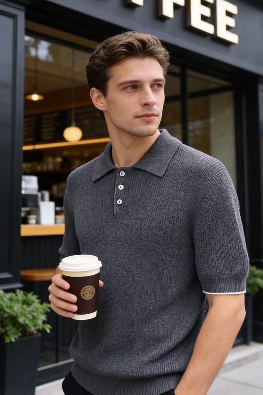 🔥Loro piana.26夏季新品！时尚男士百搭翻领针织短袖Polo，门襟搭配三颗圆扣简约利落，袖口点