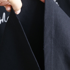 🔥马丁马吉拉.26夏季新品!时尚男士百搭短袖👍经典圆领短袖版型,领口做贴合剪裁不易变形,衣身正面印有手写 🔥马丁马吉拉.26夏季新品!时尚男士百搭短袖👍经典圆领短袖版型,领口做贴合剪裁不易变形,衣身正面印有手写
