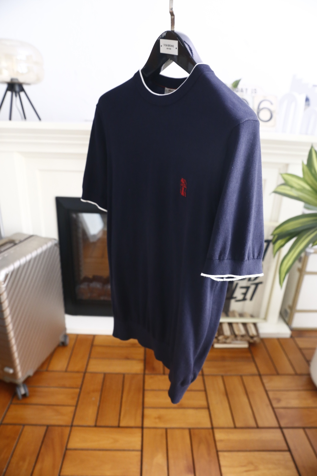 🔥BC.26夏季新品！时尚男士百搭针织圆领上衣，领口与袖口搭配细撞色包边增添层次感，左胸点缀小巧刺绣标识