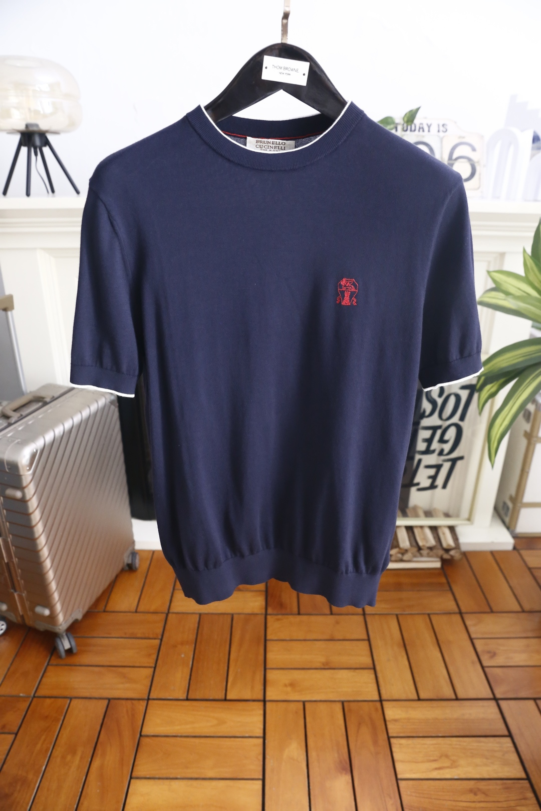 🔥BC.26夏季新品！时尚男士百搭针织圆领上衣，领口与袖口搭配细撞色包边增添层次感，左胸点缀小巧刺绣标识