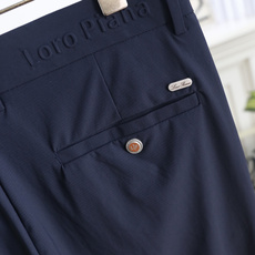 🔥Loro piana.26夏季新品!时尚男士商务休闲九分西裤,标准裤腰搭配多根固定袢带,后腰压印品牌标 🔥Loro piana.26夏季新品!时尚男士商务休闲九分西裤,标准裤腰搭配多根固定袢带,后腰压印品牌标