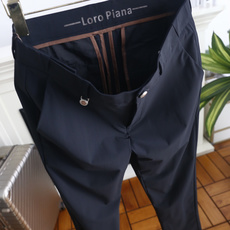 🔥Loro piana.26夏季新品!时尚男士商务休闲九分西裤,标准裤腰搭配多根固定袢带,后腰压印品牌标 🔥Loro piana.26夏季新品!时尚男士商务休闲九分西裤,标准裤腰搭配多根固定袢带,后腰压印品牌标