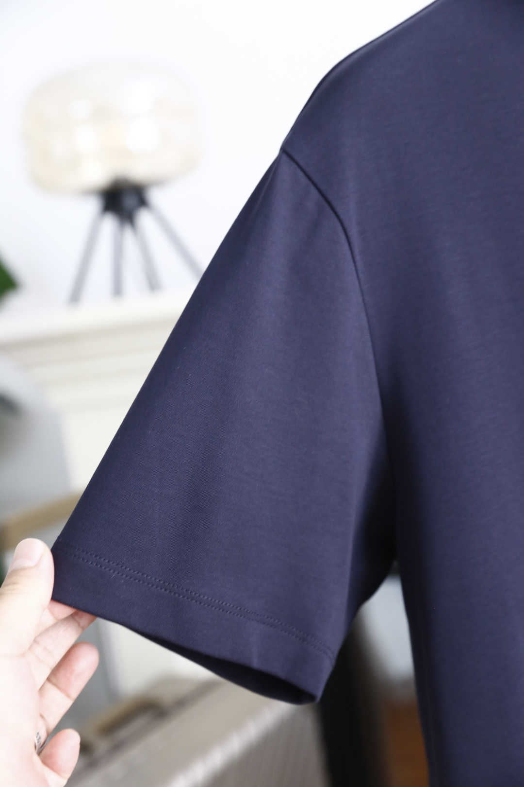 🔥Loro piana.26夏季新品！时尚男士百搭短袖👍经典基础圆领短袖，领口做规整包边处理，袖口剪裁利