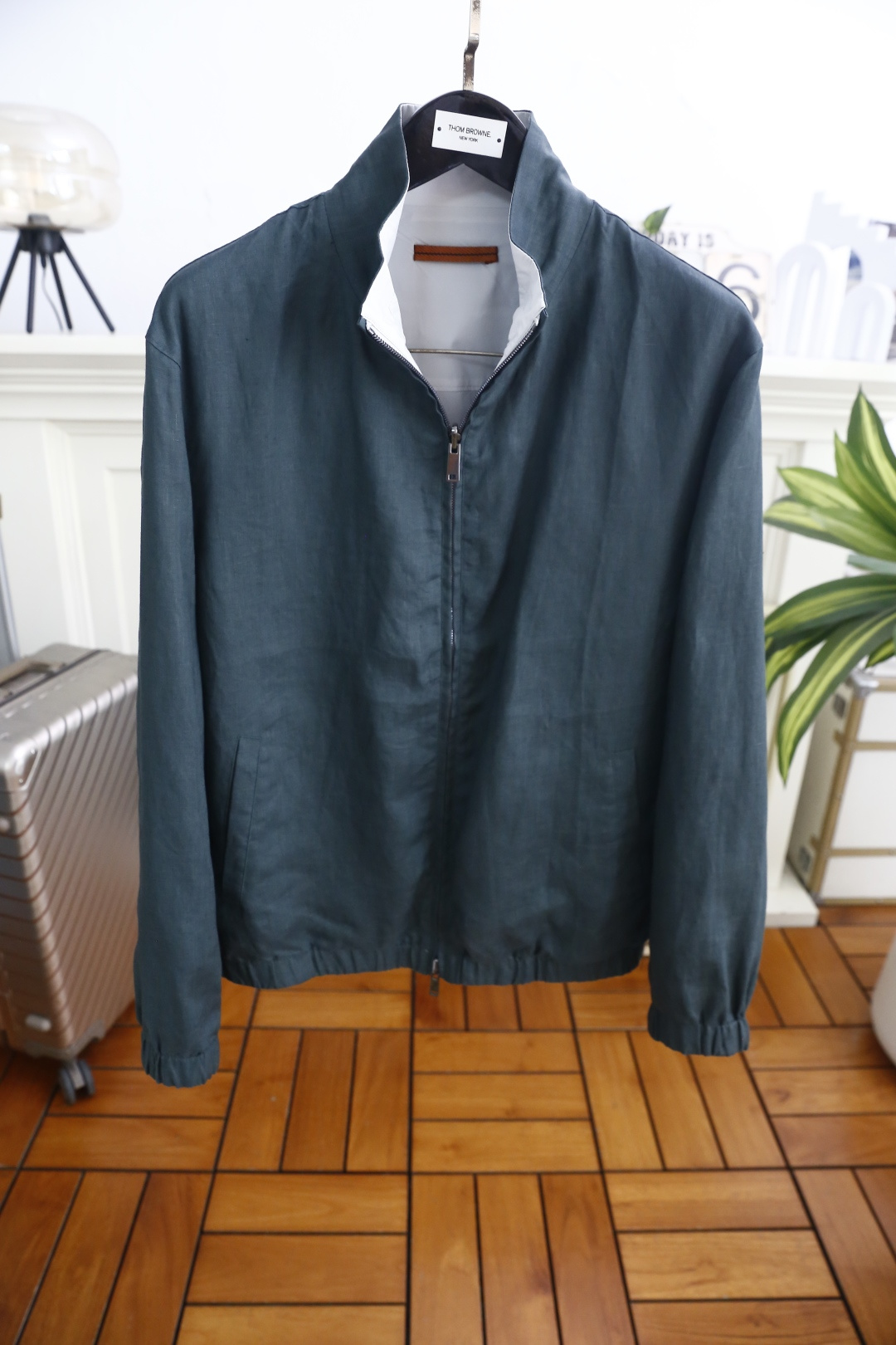 🔥杰尼亚.26夏季新品！时尚男士百搭双面可穿立领拉链外套，版型简约利落，袖口和下摆做了松紧收边，一侧设有