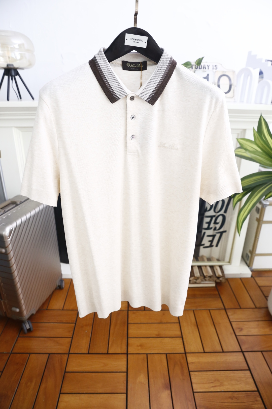 🔥Loro piana.26夏季新品！时尚男士百搭撞色条纹翻领设计，前襟搭配三颗纽扣，衣身剪裁规整合身，