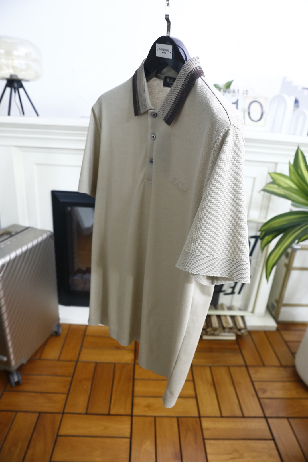 🔥Loro piana.26夏季新品！时尚男士百搭撞色条纹翻领设计，前襟搭配三颗纽扣，衣身剪裁规整合身，