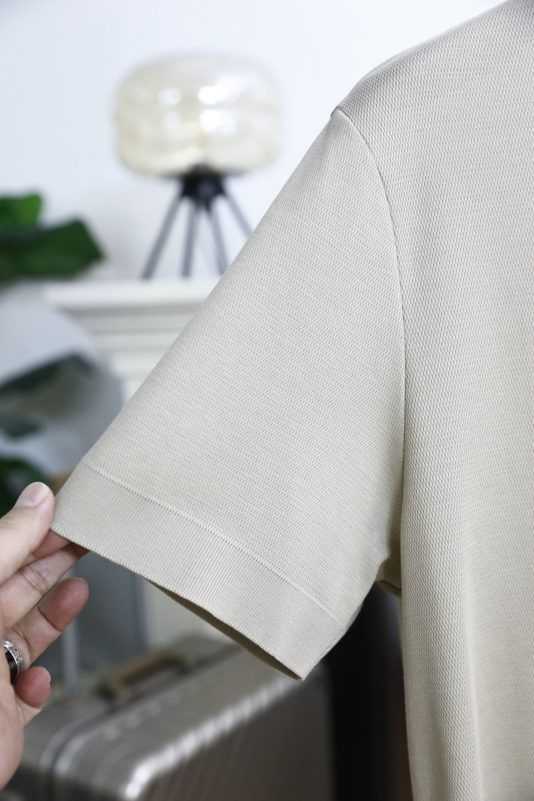 🔥Loro piana.26夏季新品！时尚男士百搭撞色条纹翻领设计，前襟搭配三颗纽扣，衣身剪裁规整合身，