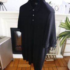 🔥Loro piana.26夏季新品!时尚男士百搭短袖👍经典翻领搭配三门扣设计,左胸位置点缀简约精致的小 🔥Loro piana.26夏季新品!时尚男士百搭短袖👍经典翻领搭配三门扣设计,左胸位置点缀简约精致的小