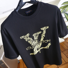 🔥路易威*/LV.26夏季新品!时尚男士圆领短袖👍宽松日常穿搭包容各类身形,领口做工规整不易变形,上身利 🔥路易威*/LV.26夏季新品!时尚男士圆领短袖👍宽松日常穿搭包容各类身形,领口做工规整不易变形,上身利