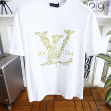 🔥路易威*/LV.26夏季新品!时尚男士圆领短袖👍宽松日常穿搭包容各类身形,领口做工规整不易变形,上身利 🔥路易威*/LV.26夏季新品!时尚男士圆领短袖👍宽松日常穿搭包容各类身形,领口做工规整不易变形,上身利