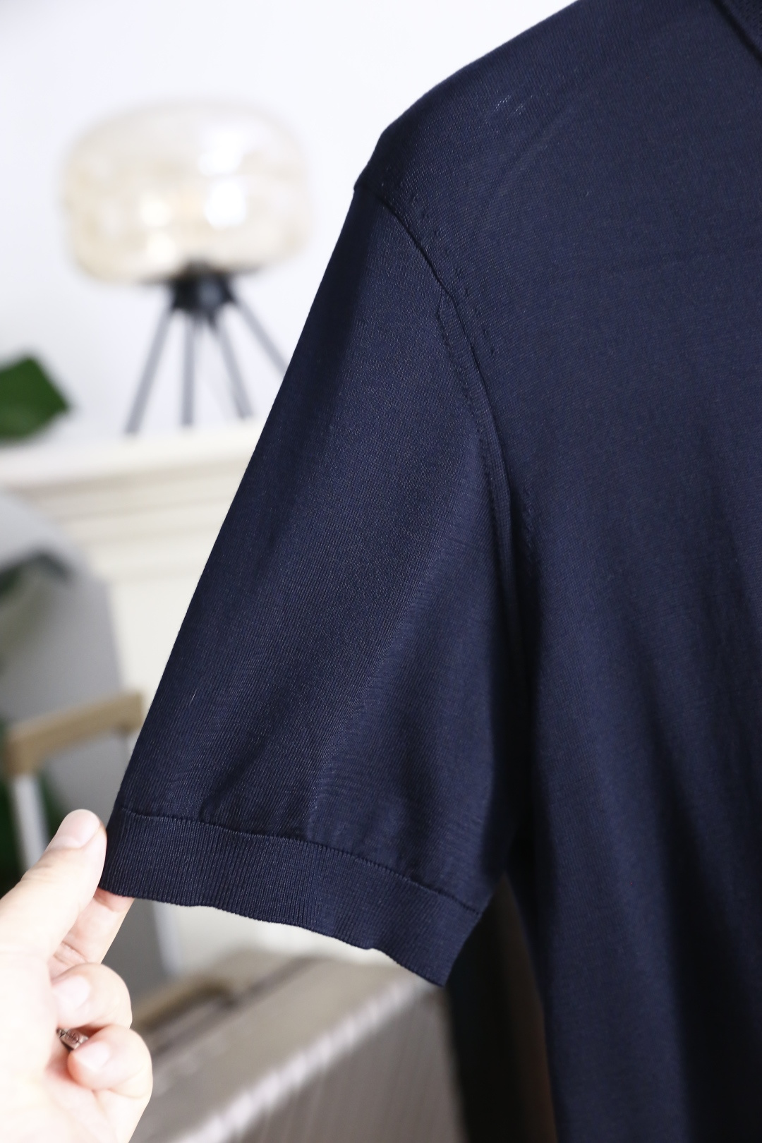 🔥Loro piana.26夏季新品！时尚男士百搭短袖👍经典翻领搭配三门扣设计，左胸位置点缀简约精致的小