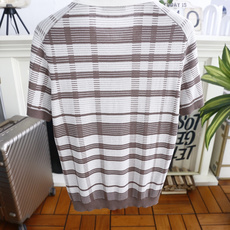 🔥Loro piana.26夏季新品!时尚男士百搭拼接撞色翻领搭配V型开襟短袖👍衣身布满规整格纹条纹,短 🔥Loro piana.26夏季新品!时尚男士百搭拼接撞色翻领搭配V型开襟短袖👍衣身布满规整格纹条纹,短