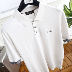 🔥Loro piana.26夏季新品!时尚男士经典翻领短袖👍搭配三颗纽扣门襟,左胸处点缀精致手写刺绣标识 🔥Loro piana.26夏季新品!时尚男士经典翻领短袖👍搭配三颗纽扣门襟,左胸处点缀精致手写刺绣标识