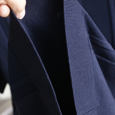 🔥Loro piana.26夏季新品!时尚男士百搭短袖👍简约小翻领搭配短款门襟设计,衣身带有竖向立体肌理 🔥Loro piana.26夏季新品!时尚男士百搭短袖👍简约小翻领搭配短款门襟设计,衣身带有竖向立体肌理