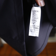 🔥罗意威.26夏季新品!时尚男士简约圆领T恤👍左胸饰有品牌标志性的低调刺绣标识,整体版型宽松舒适,线条干 🔥罗意威.26夏季新品!时尚男士简约圆领T恤👍左胸饰有品牌标志性的低调刺绣标识,整体版型宽松舒适,线条干