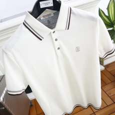 🔥BC.26夏季新品!时尚男士百搭短袖👍经典翻领搭配三粒扣门襟,领口、袖口与下摆处点缀双层条纹包边,左胸 🔥BC.26夏季新品!时尚男士百搭短袖👍经典翻领搭配三粒扣门襟,领口、袖口与下摆处点缀双层条纹包边,左胸