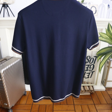 🔥BC.26夏季新品!时尚男士百搭短袖👍经典翻领搭配三粒扣门襟,领口、袖口与下摆处点缀双层条纹包边,左胸 🔥BC.26夏季新品!时尚男士百搭短袖👍经典翻领搭配三粒扣门襟,领口、袖口与下摆处点缀双层条纹包边,左胸