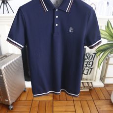 🔥BC.26夏季新品!时尚男士百搭短袖👍经典翻领搭配三粒扣门襟,领口、袖口与下摆处点缀双层条纹包边,左胸 🔥BC.26夏季新品!时尚男士百搭短袖👍经典翻领搭配三粒扣门襟,领口、袖口与下摆处点缀双层条纹包边,左胸