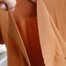 🔥Loro piana.26夏季新品!时尚男士百搭短袖👍简约平整翻领搭配三粒扣短门襟,袖口与下摆采用窄边 🔥Loro piana.26夏季新品!时尚男士百搭短袖👍简约平整翻领搭配三粒扣短门襟,袖口与下摆采用窄边