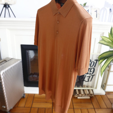 🔥Loro piana.26夏季新品!时尚男士百搭短袖👍简约平整翻领搭配三粒扣短门襟,袖口与下摆采用窄边 🔥Loro piana.26夏季新品!时尚男士百搭短袖👍简约平整翻领搭配三粒扣短门襟,袖口与下摆采用窄边