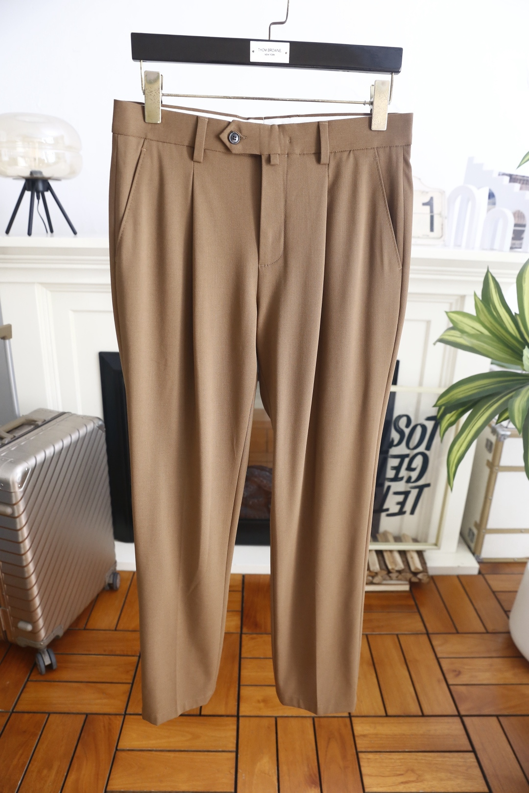 🔥Loro piana.26夏季新品！时尚男士百搭休闲长裤👍单褶设计西裤搭配标准腰头与单颗扣门襟，侧边设