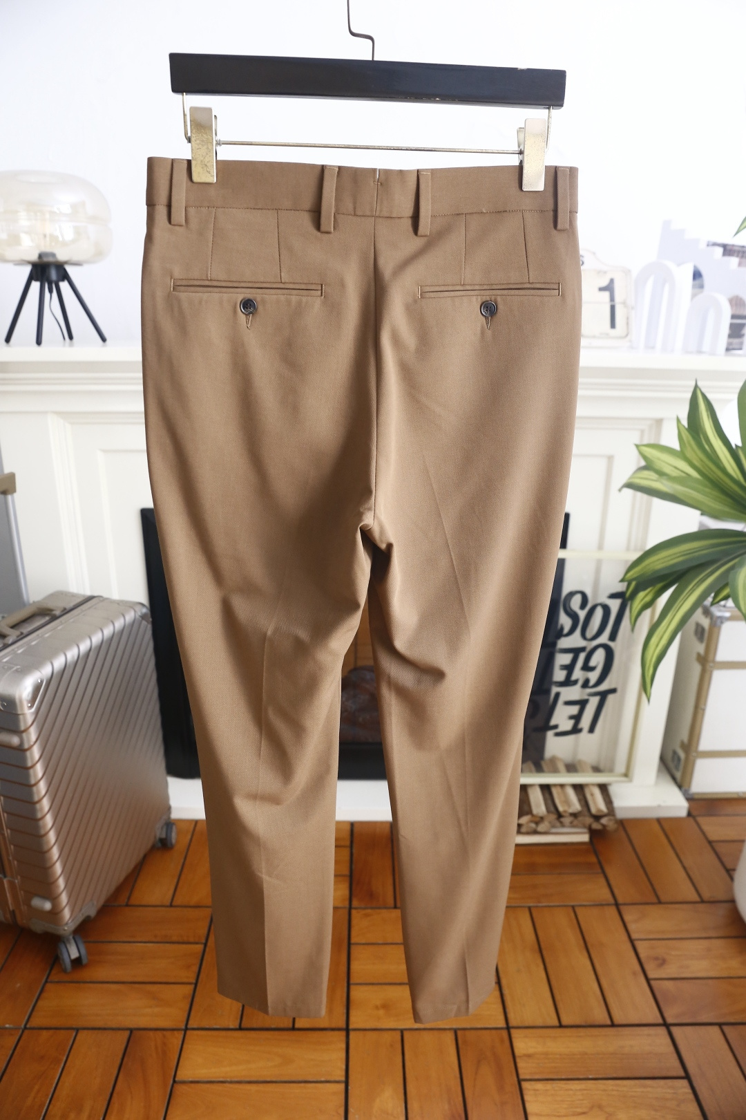 🔥Loro piana.26夏季新品！时尚男士百搭休闲长裤👍单褶设计西裤搭配标准腰头与单颗扣门襟，侧边设
