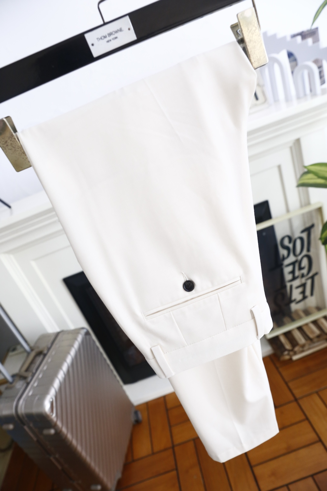 🔥Loro piana.26夏季新品！时尚男士百搭休闲长裤👍单褶设计西裤搭配标准腰头与单颗扣门襟，侧边设