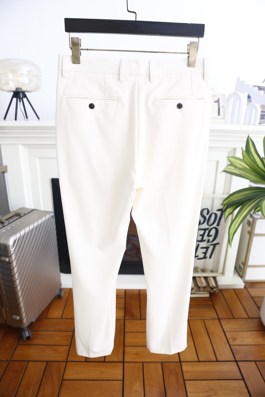 🔥Loro piana.26夏季新品！时尚男士百搭休闲长裤👍单褶设计西裤搭配标准腰头与单颗扣门襟，侧边设