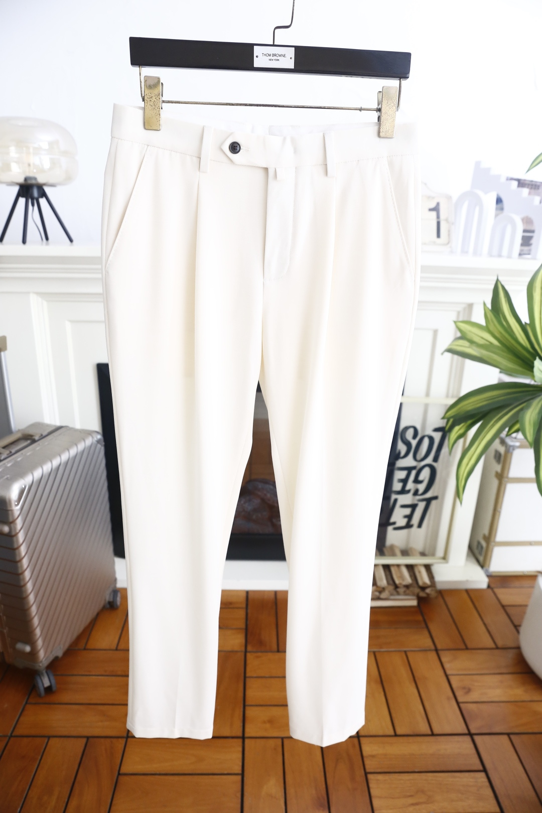 🔥Loro piana.26夏季新品！时尚男士百搭休闲长裤👍单褶设计西裤搭配标准腰头与单颗扣门襟，侧边设