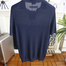 🔥杰尼*.26夏季新品🆕时尚男士百搭短袖👍标准小翻领搭配三粒短门襟,衣身布满规整立体格纹肌理,左胸点缀小 🔥杰尼*.26夏季新品🆕时尚男士百搭短袖👍标准小翻领搭配三粒短门襟,衣身布满规整立体格纹肌理,左胸点缀小