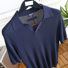 🔥杰尼*.26夏季新品🆕时尚男士百搭短袖👍标准小翻领搭配三粒短门襟,衣身布满规整立体格纹肌理,左胸点缀小 🔥杰尼*.26夏季新品🆕时尚男士百搭短袖👍标准小翻领搭配三粒短门襟,衣身布满规整立体格纹肌理,左胸点缀小