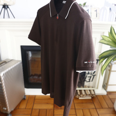 🔥kiton.26夏季新品!时尚男士百搭短袖👍精致撞色细边勾勒翻领与短袖袖口,门襟采用半开拉链设计,拉链 🔥kiton.26夏季新品!时尚男士百搭短袖👍精致撞色细边勾勒翻领与短袖袖口,门襟采用半开拉链设计,拉链