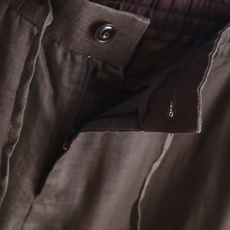 🔥Loro piana. 26夏季新品🆕时尚男士轻奢大牌质感的休闲九分裤,腰部搭配抽绳松紧设计,辅以皮质饰扣点缀,兼顾舒 🔥Loro piana. 26夏季新品🆕时尚男士轻奢大牌质感的休闲九分裤,腰部搭配抽绳松紧设计,辅以皮质饰扣点缀,兼顾舒
