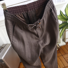 🔥Loro piana. 26夏季新品🆕时尚男士轻奢大牌质感的休闲九分裤,腰部搭配抽绳松紧设计,辅以皮质饰扣点缀,兼顾舒 🔥Loro piana. 26夏季新品🆕时尚男士轻奢大牌质感的休闲九分裤,腰部搭配抽绳松紧设计,辅以皮质饰扣点缀,兼顾舒