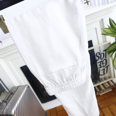 🔥Loro piana. 26夏季新品🆕时尚男士轻奢大牌质感的休闲九分裤,腰部搭配抽绳松紧设计,辅以皮质饰扣点缀,兼顾舒 🔥Loro piana. 26夏季新品🆕时尚男士轻奢大牌质感的休闲九分裤,腰部搭配抽绳松紧设计,辅以皮质饰扣点缀,兼顾舒