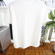 🔥Loro piana. 26夏季新品,时尚轻奢大牌气质男士短袖Polo衫,撞色条纹点缀翻领,简约V型门襟利落大气。胸口 🔥Loro piana. 26夏季新品,时尚轻奢大牌气质男士短袖Polo衫,撞色条纹点缀翻领,简约V型门襟利落大气。胸口